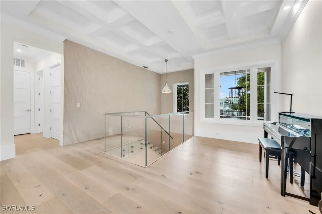3190 Crayton Road Naples FL 34103