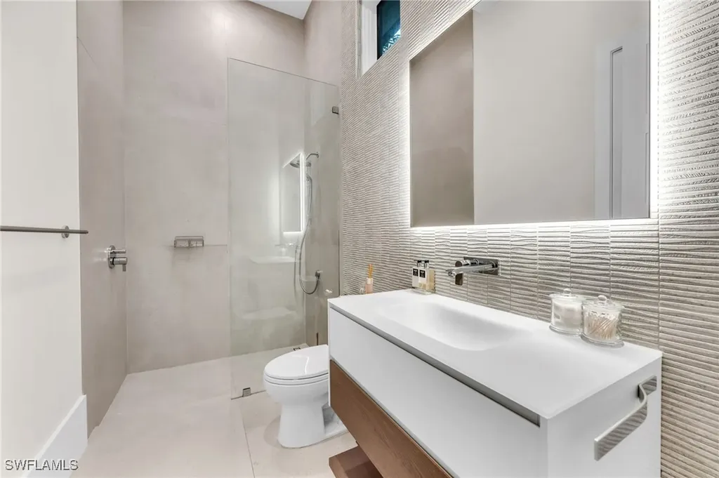 3190 Crayton Road Naples FL 34103