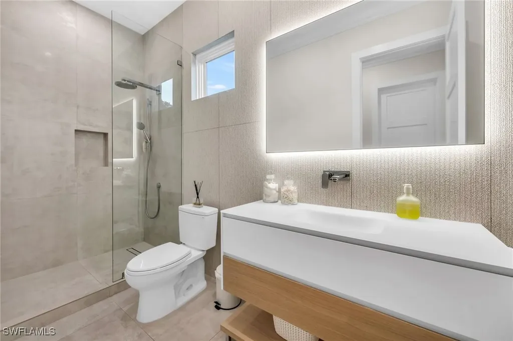 3190 Crayton Road Naples FL 34103