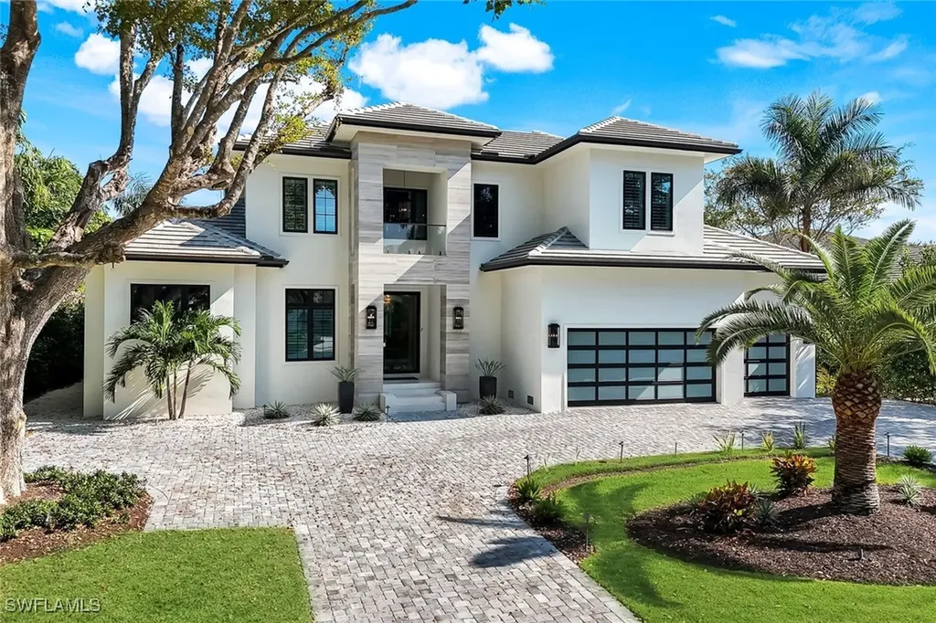 3190 Crayton Road Naples FL 34103