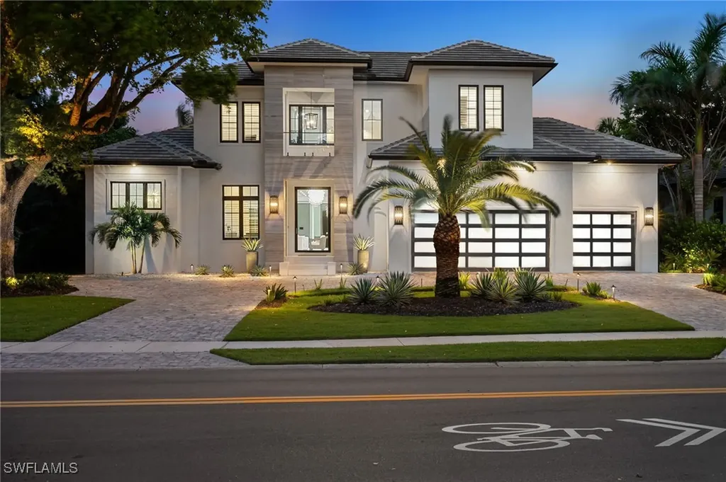 3190 Crayton Road Naples FL 34103