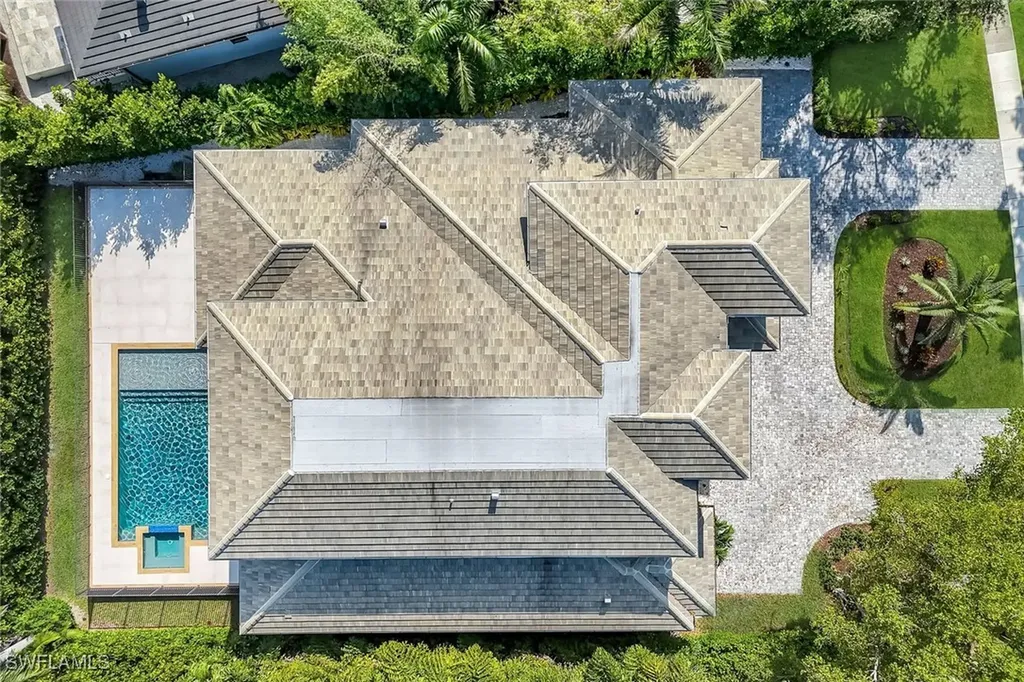 3190 Crayton Road Naples FL 34103