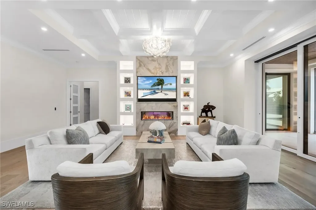 3190 Crayton Road Naples FL 34103