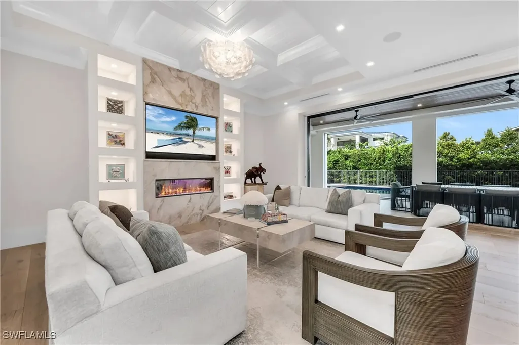 3190 Crayton Road Naples FL 34103