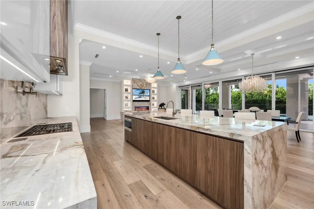 3190 Crayton Road Naples FL 34103
