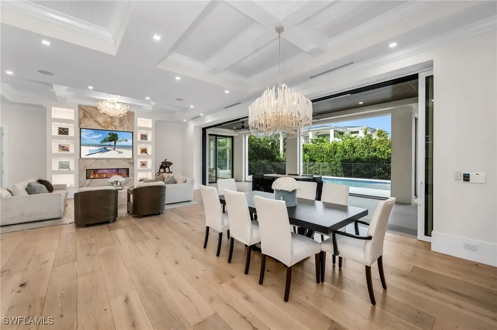 3190 Crayton Road Naples FL 34103