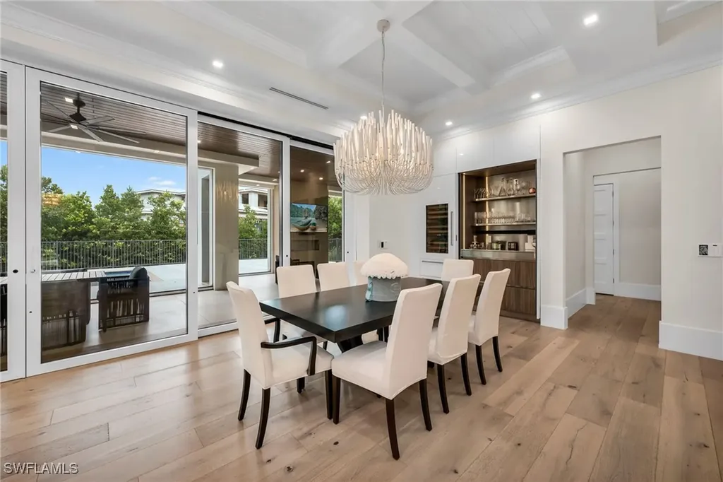 3190 Crayton Road Naples FL 34103