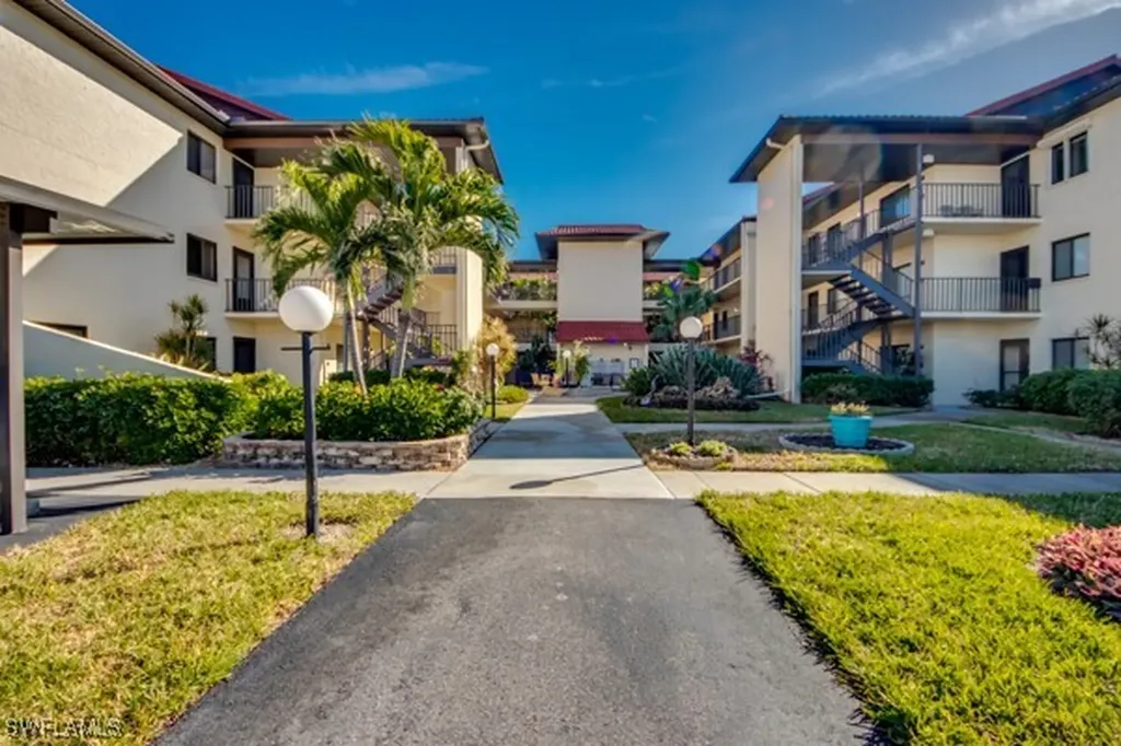 11110 Caravel Circle Fort Myers FL 33908