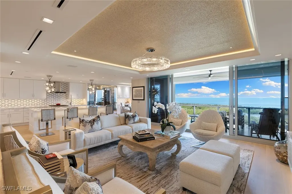 6897 Grenadier Boulevard Naples FL 34108