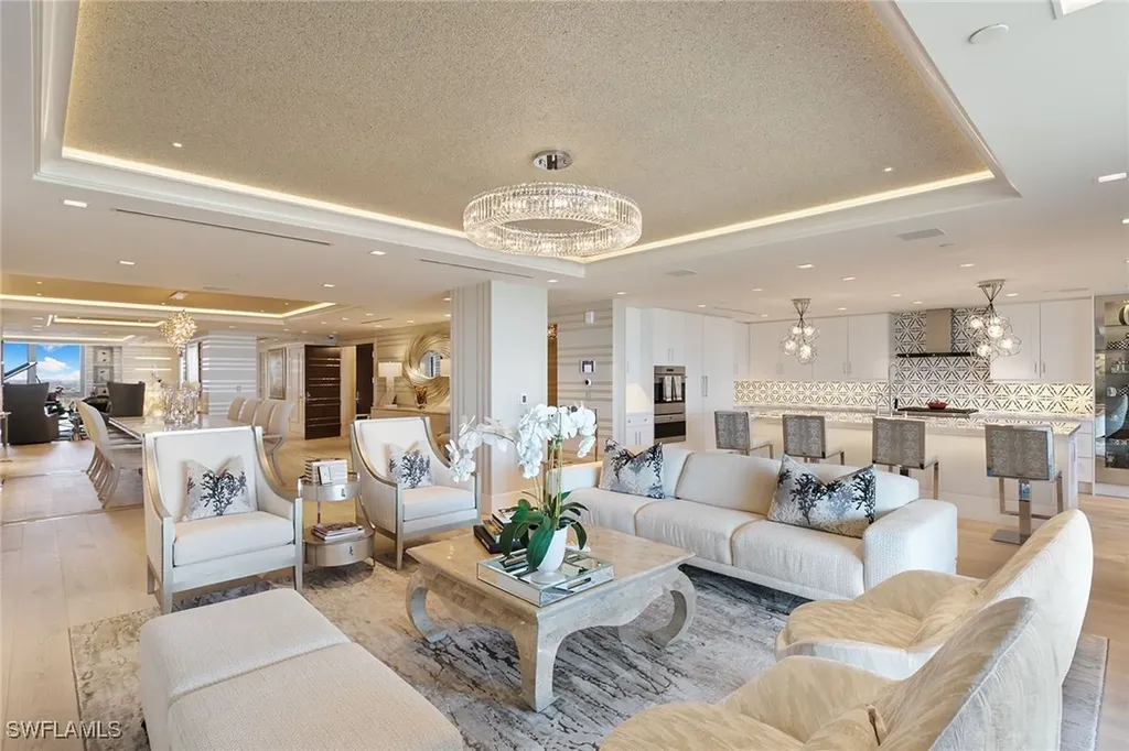 6897 Grenadier Boulevard Naples FL 34108