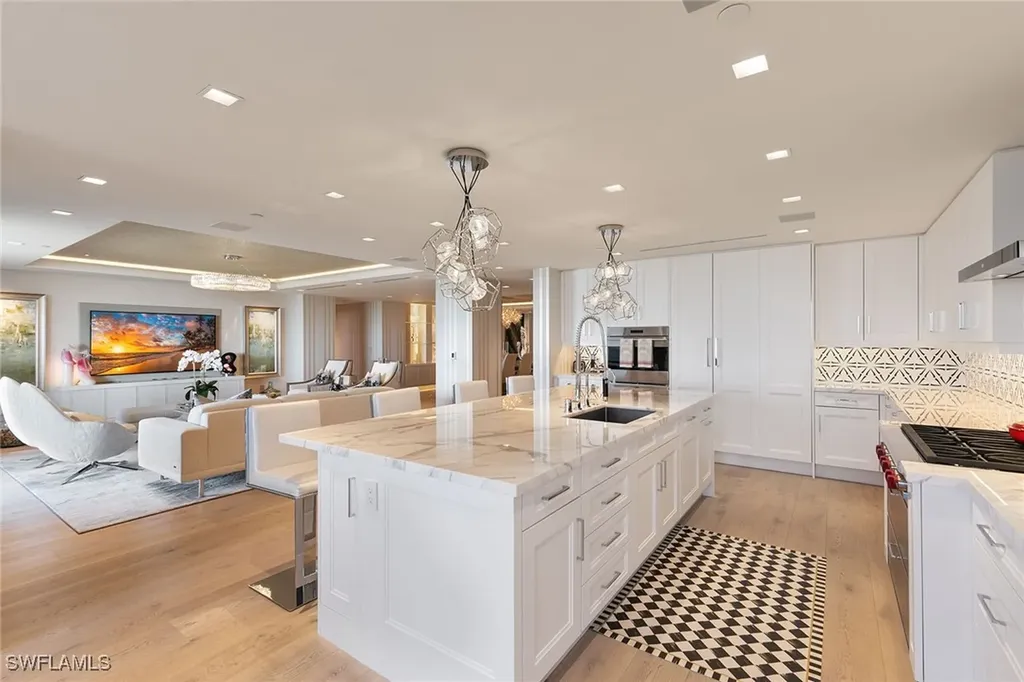 6897 Grenadier Boulevard Naples FL 34108