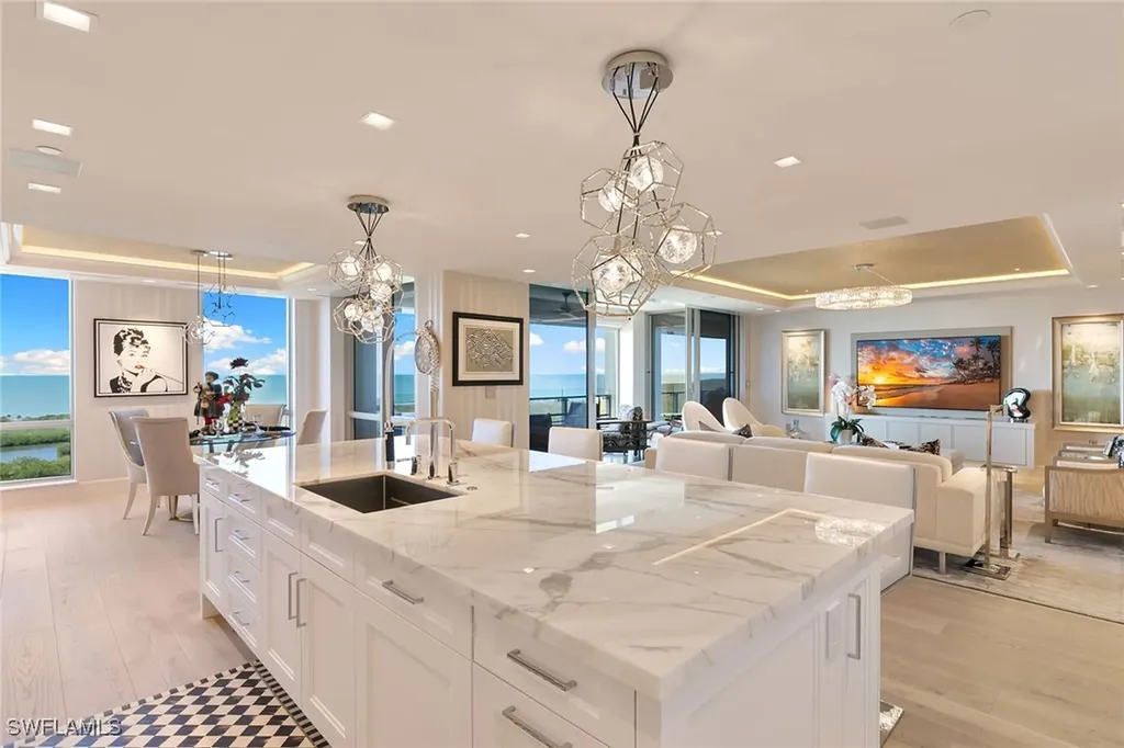6897 Grenadier Boulevard Naples FL 34108