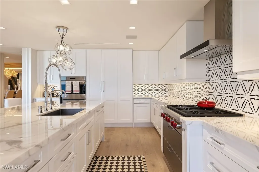 6897 Grenadier Boulevard Naples FL 34108