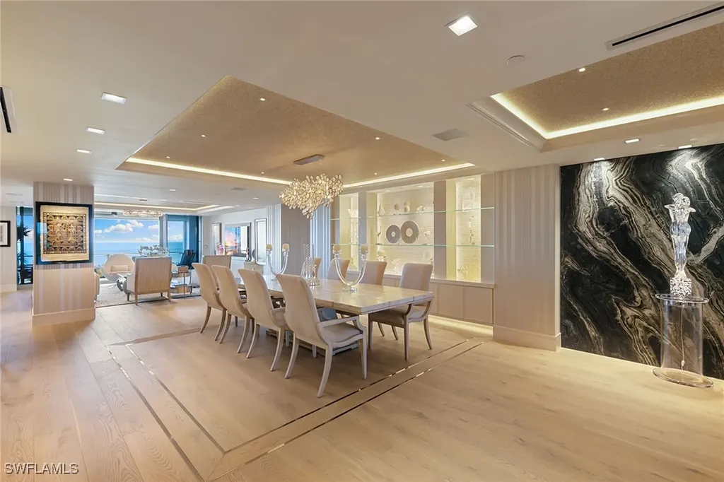 6897 Grenadier Boulevard Naples FL 34108