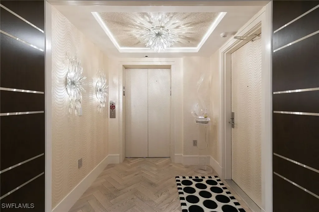 6897 Grenadier Boulevard Naples FL 34108