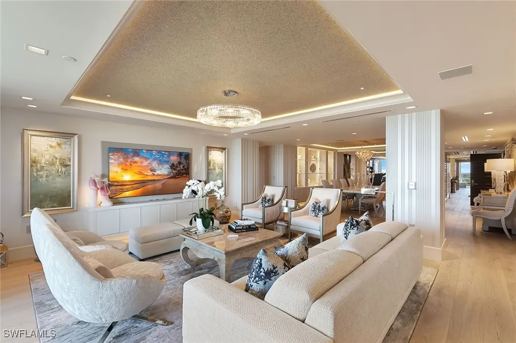 6897 Grenadier Boulevard Naples FL 34108