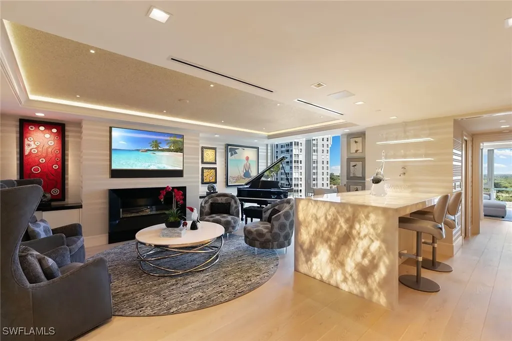 6897 Grenadier Boulevard Naples FL 34108