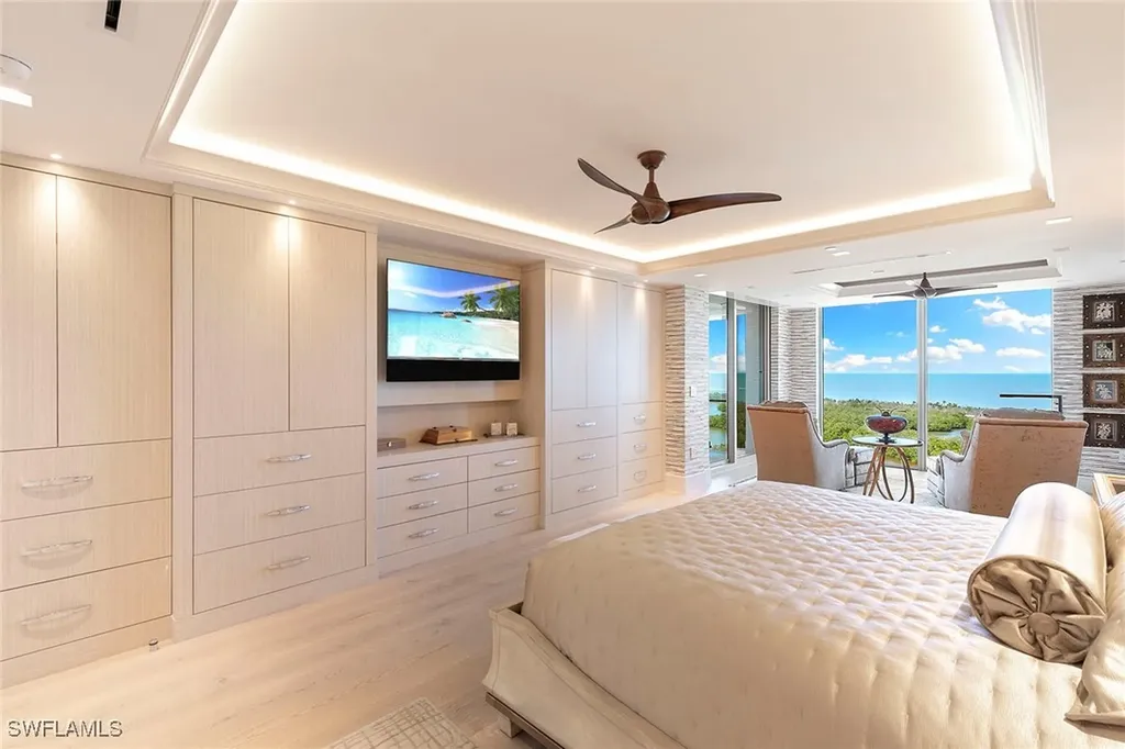 6897 Grenadier Boulevard Naples FL 34108