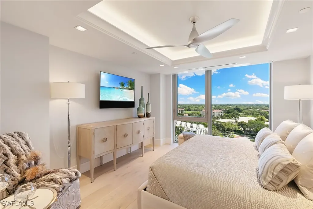 6897 Grenadier Boulevard Naples FL 34108