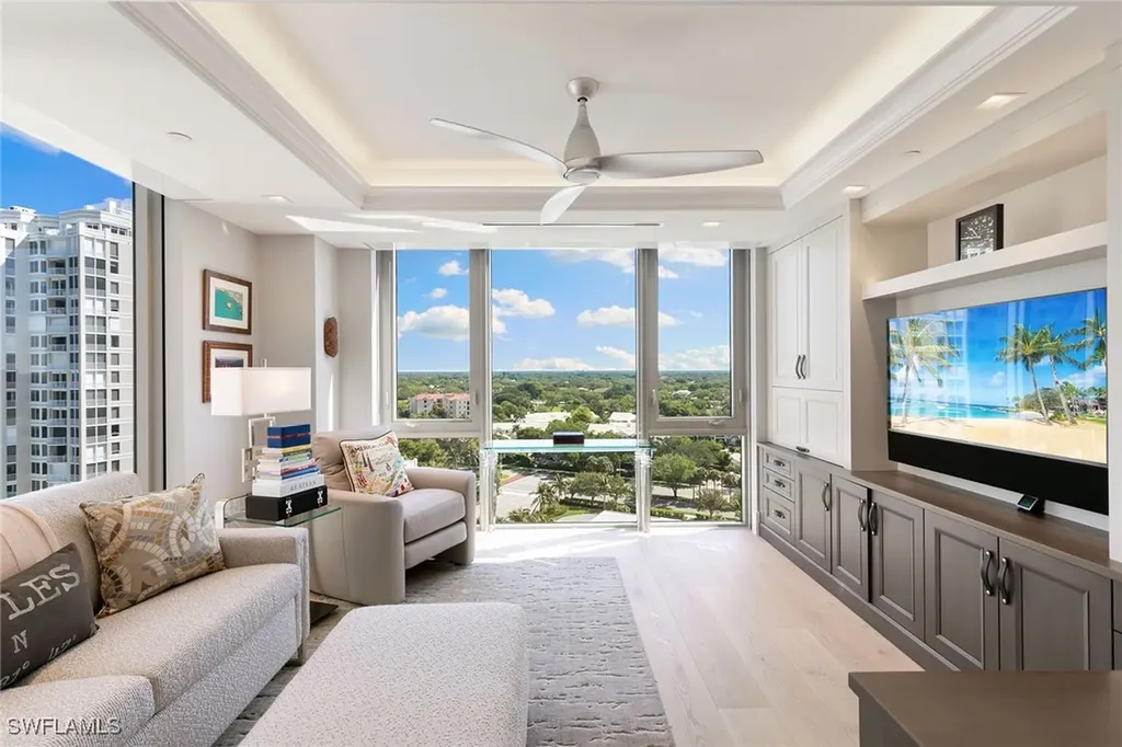 6897 Grenadier Boulevard Naples FL 34108