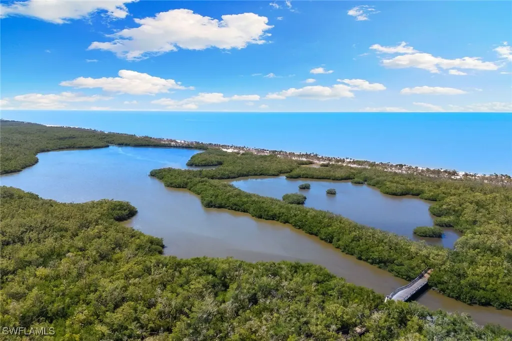 6897 Grenadier Boulevard Naples FL 34108