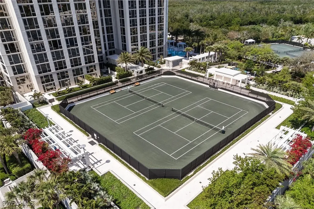 6897 Grenadier Boulevard Naples FL 34108