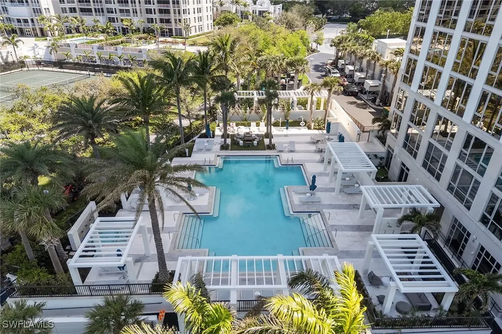 6897 Grenadier Boulevard Naples FL 34108