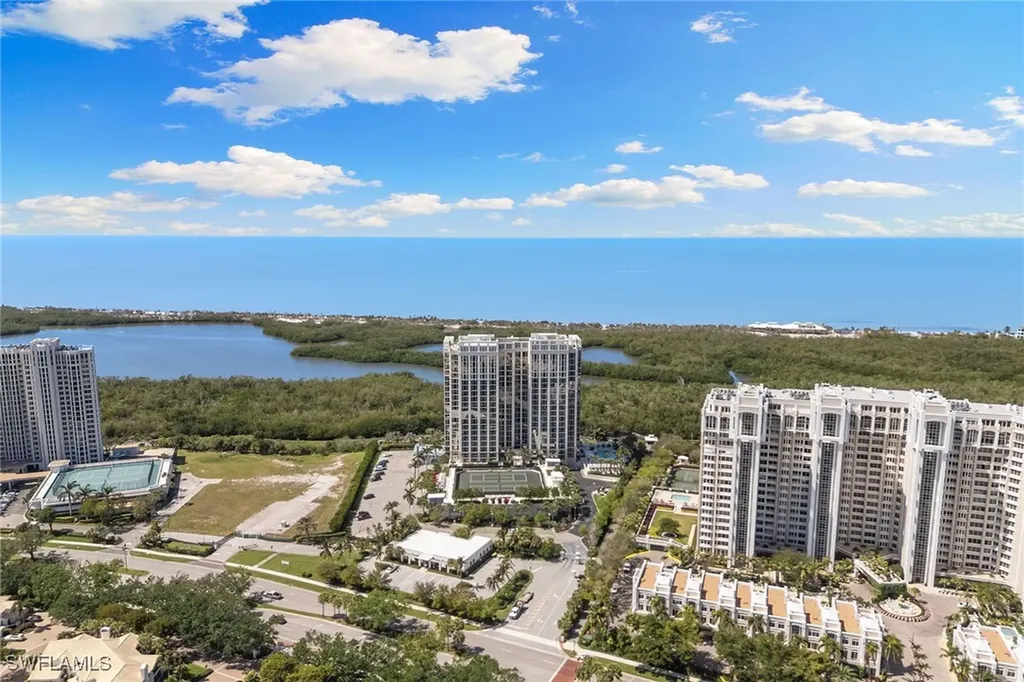 6897 Grenadier Boulevard Naples FL 34108