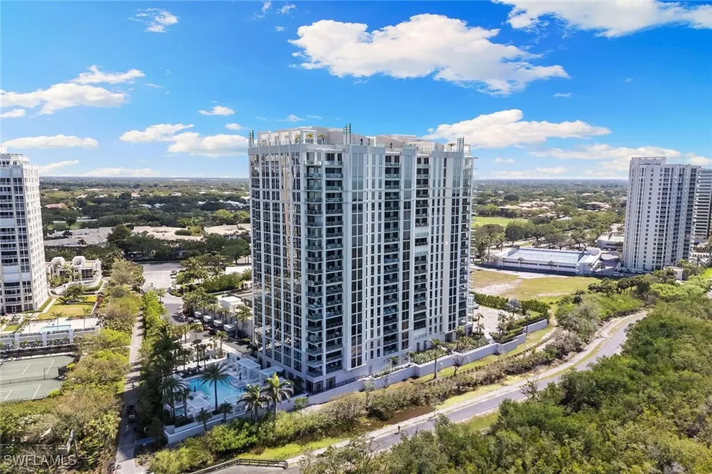 6897 Grenadier Boulevard Naples FL 34108