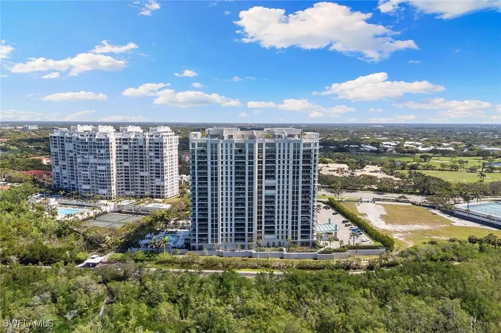 6897 Grenadier Boulevard Naples FL 34108