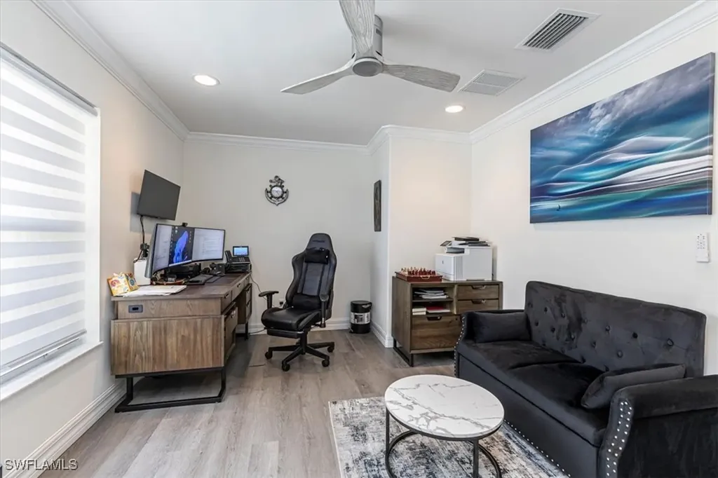 1630 Triangle Palm Terrace Naples FL 34119