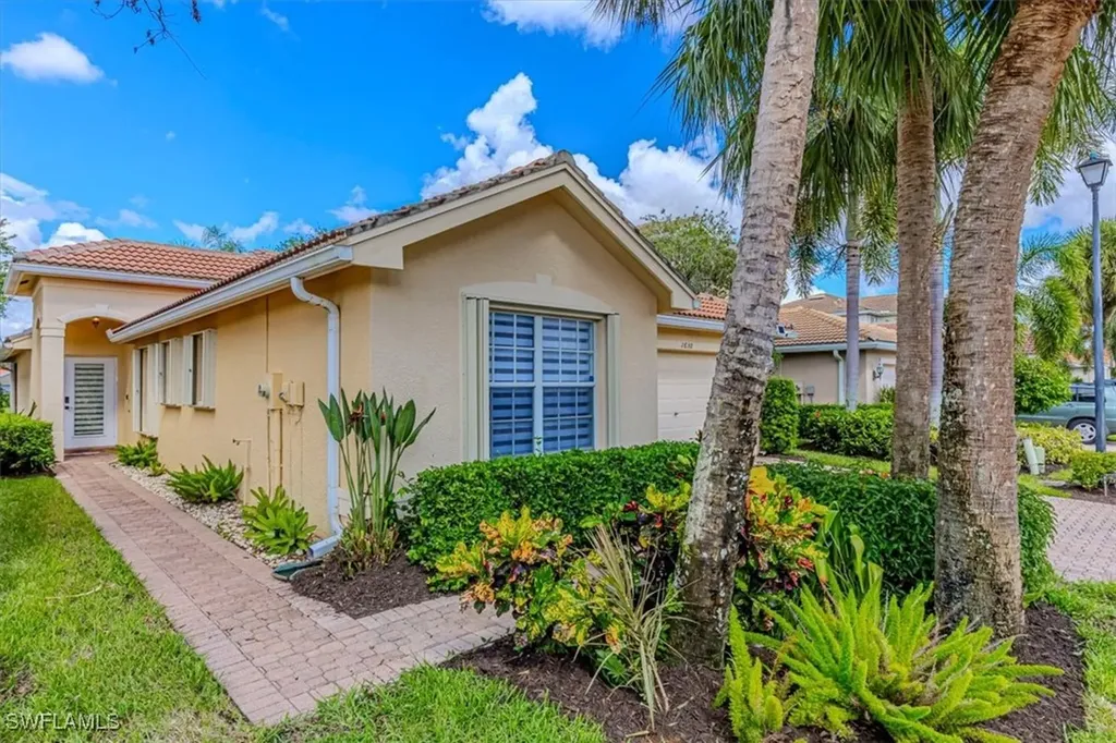 1630 Triangle Palm Terrace Naples FL 34119