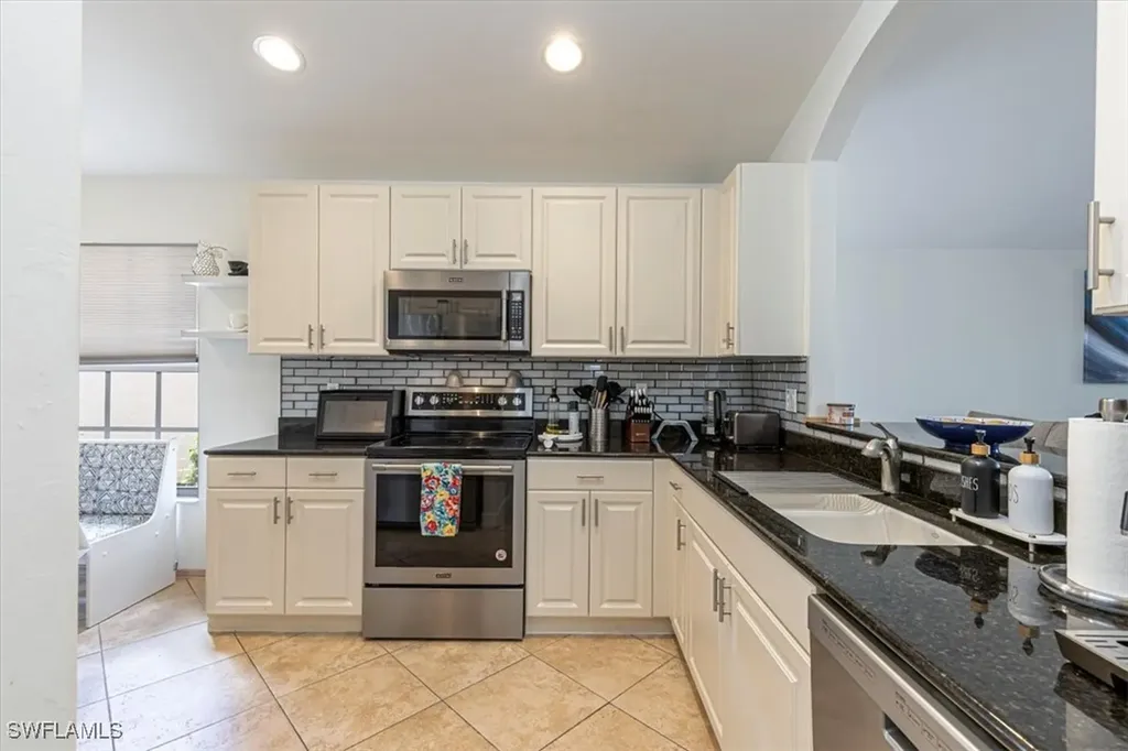 1630 Triangle Palm Terrace Naples FL 34119