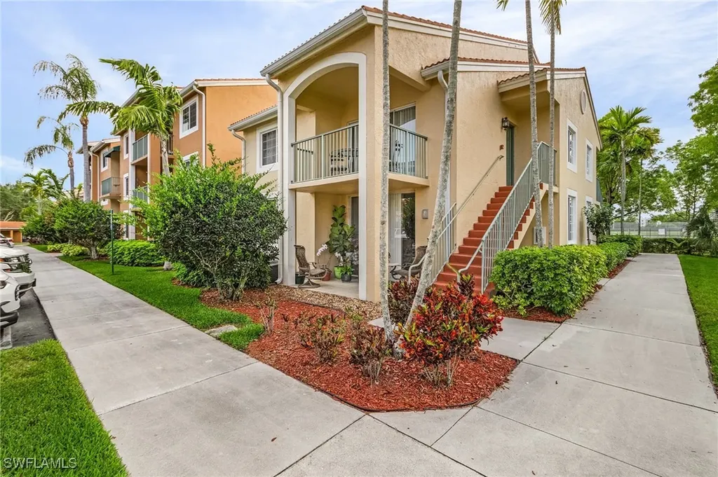 1180 Wildwood Lakes Boulevard Naples FL 34104