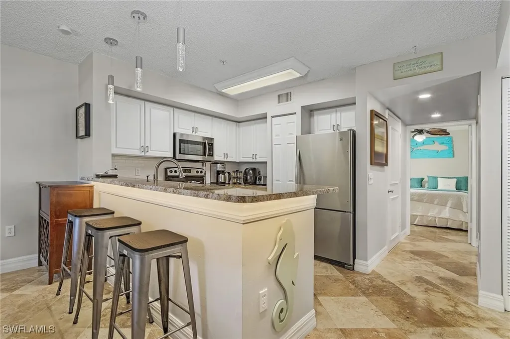 1180 Wildwood Lakes Boulevard Naples FL 34104
