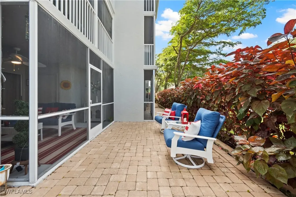 585 Club Side Drive Naples FL 34110