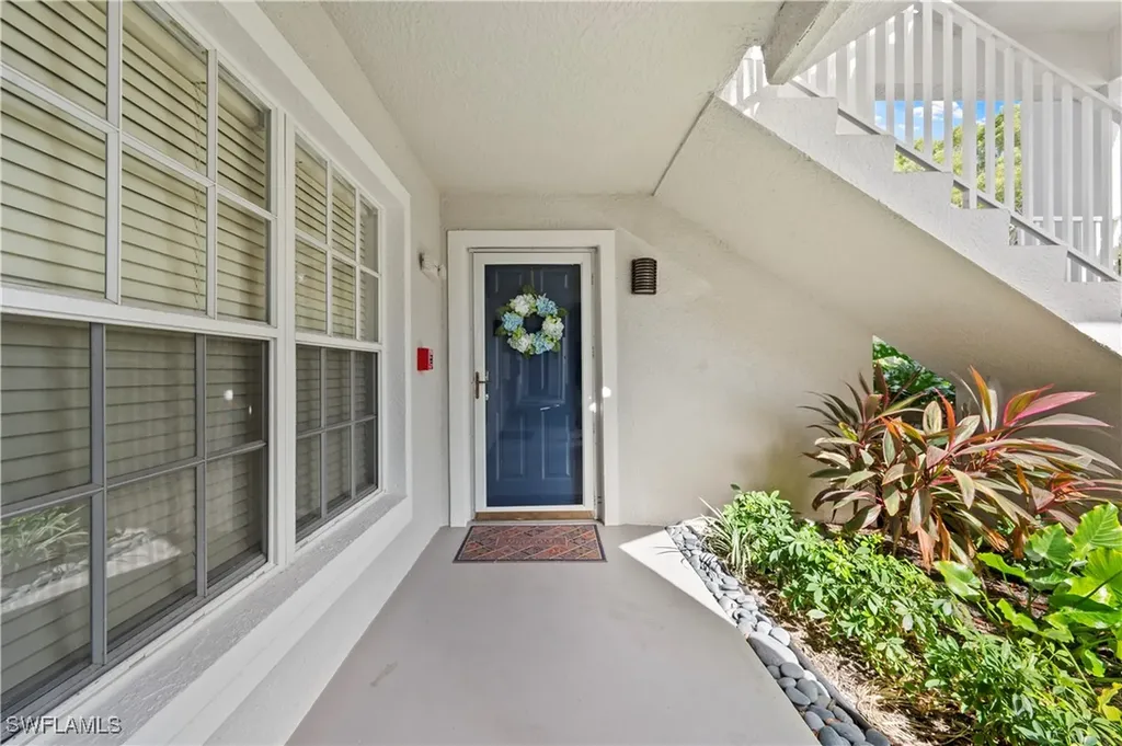 585 Club Side Drive Naples FL 34110