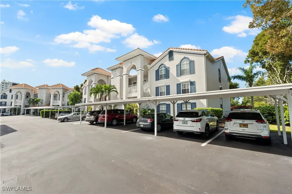 585 Club Side Drive Naples FL 34110