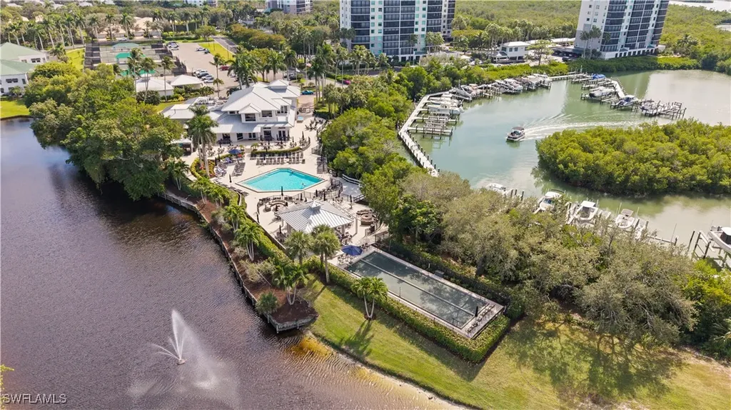 585 Club Side Drive Naples FL 34110
