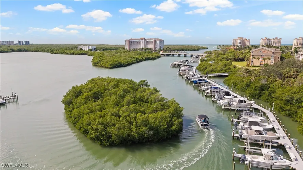 585 Club Side Drive Naples FL 34110
