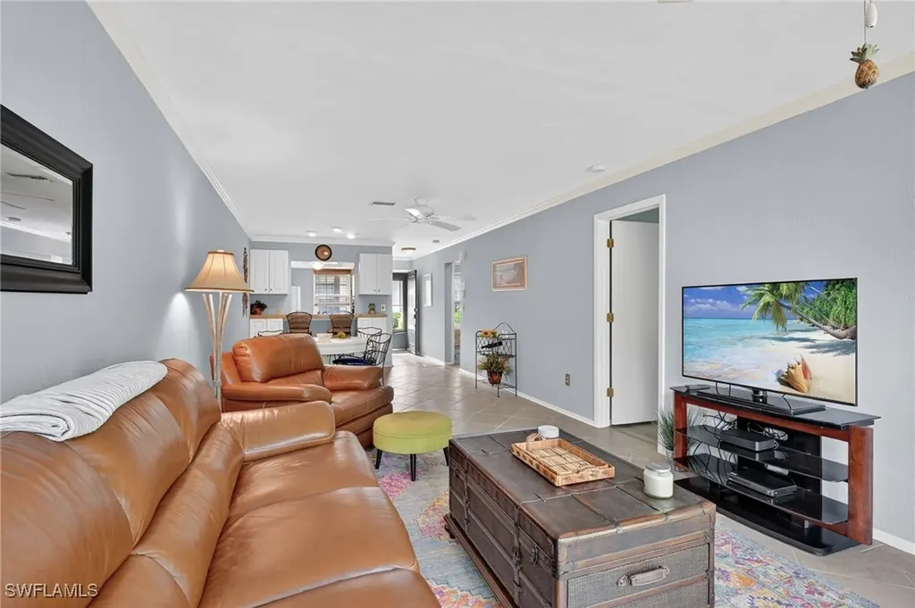 1009 Pine Isle Lane S Naples FL 34112