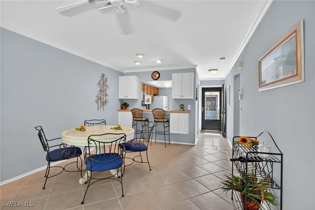 1009 Pine Isle Lane S Naples FL 34112