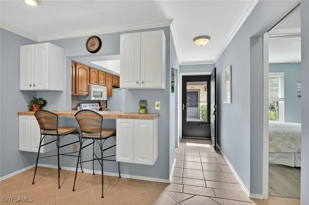 1009 Pine Isle Lane S Naples FL 34112