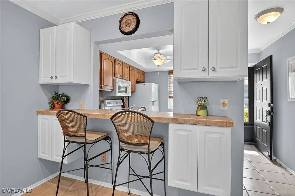 1009 Pine Isle Lane S Naples FL 34112