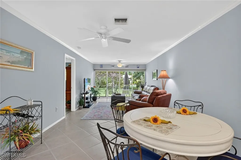 1009 Pine Isle Lane S Naples FL 34112