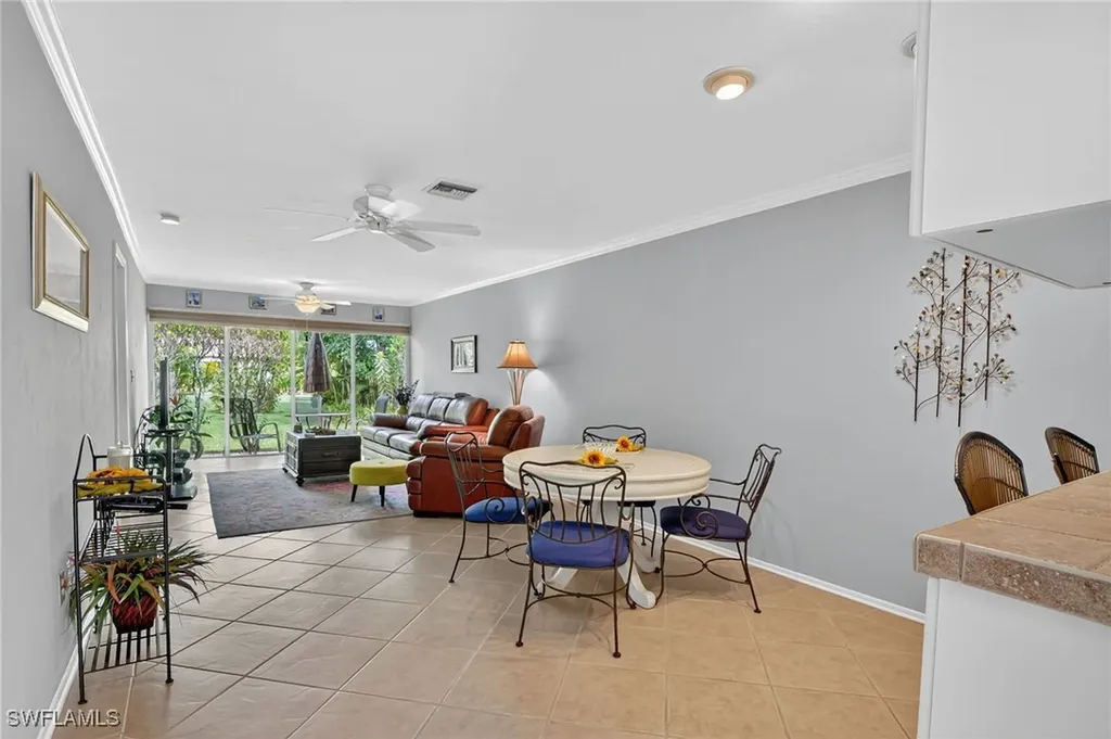 1009 Pine Isle Lane S Naples FL 34112