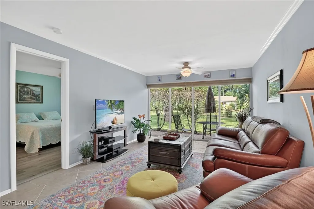 1009 Pine Isle Lane S Naples FL 34112