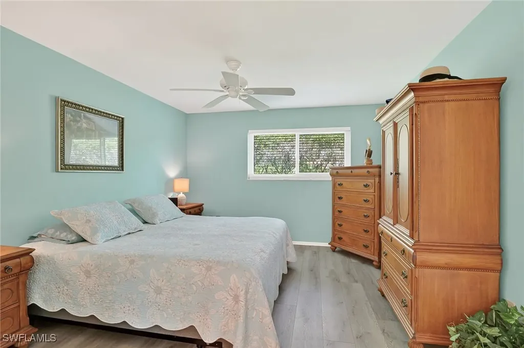 1009 Pine Isle Lane S Naples FL 34112
