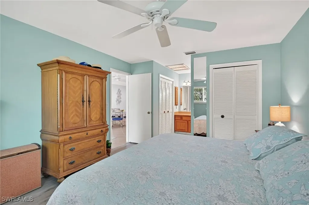 1009 Pine Isle Lane S Naples FL 34112
