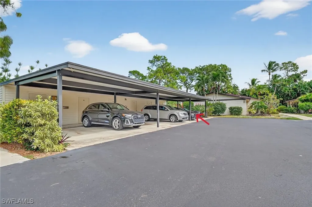 1009 Pine Isle Lane S Naples FL 34112